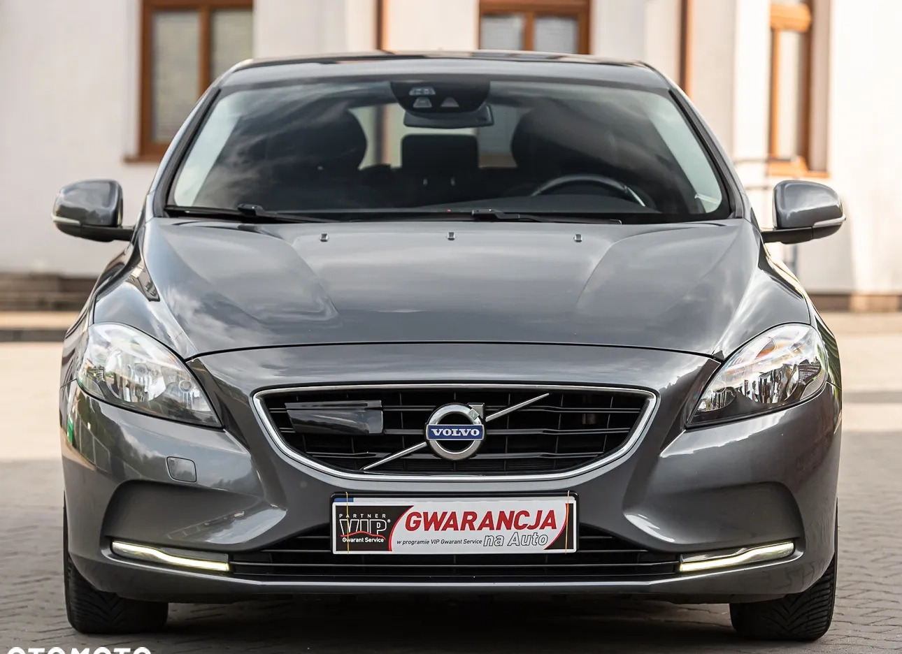 Volvo V40 cena 36900 przebieg: 233244, rok produkcji 2013 z Szczucin małe 436